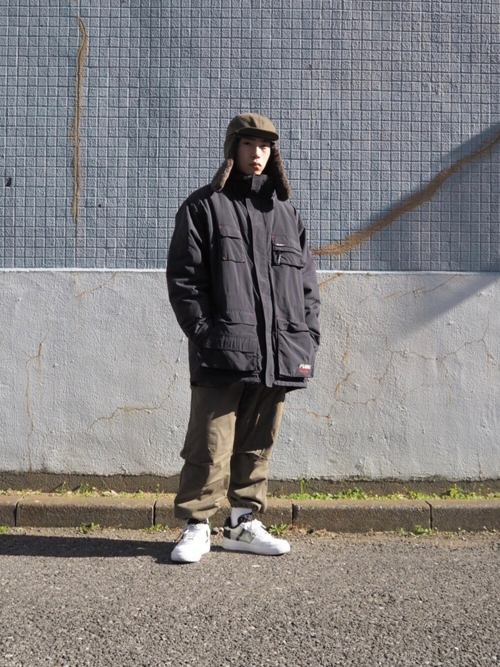 「キルティング、キルティングジャケット、fubu、古着コーデ、カーゴパンツ、ワイドパンツ、Maison birth、フライトキャップ」｜「古着のアイテム（ジャケット/アウター、ブラック系）」を使った、とやさん（メンズ・170cm）の冬コーディネートの1枚目の写真