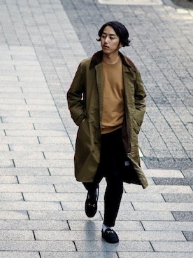 「アイテム（ステンカラーコート）」を使った、SASAさん（メンズ・175cm）の冬コーディネート