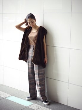 「BEAUTY&YOUTH UNITED ARROWS（ビューティーアンドユースユナイテッドアローズ）の＜6(ROKU)＞FAKE MINK FUR VEST/ﾍﾞｽﾄ（その他アウター、ブラウン系）」を使った、Ayano Fujitaさん（レディース・165cm）の夏コーディネート