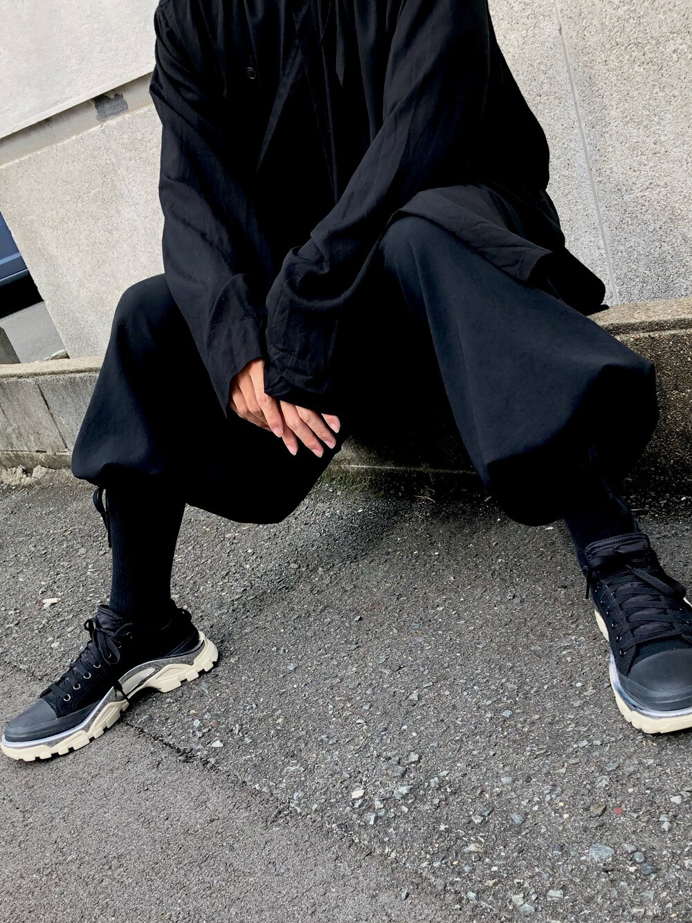 「UNIQLOのアイテム（ソックス/靴下、ブラック系）」を使った、plzkillmeさん（メンズ・170cm）の夏コーディネートの1枚目の写真