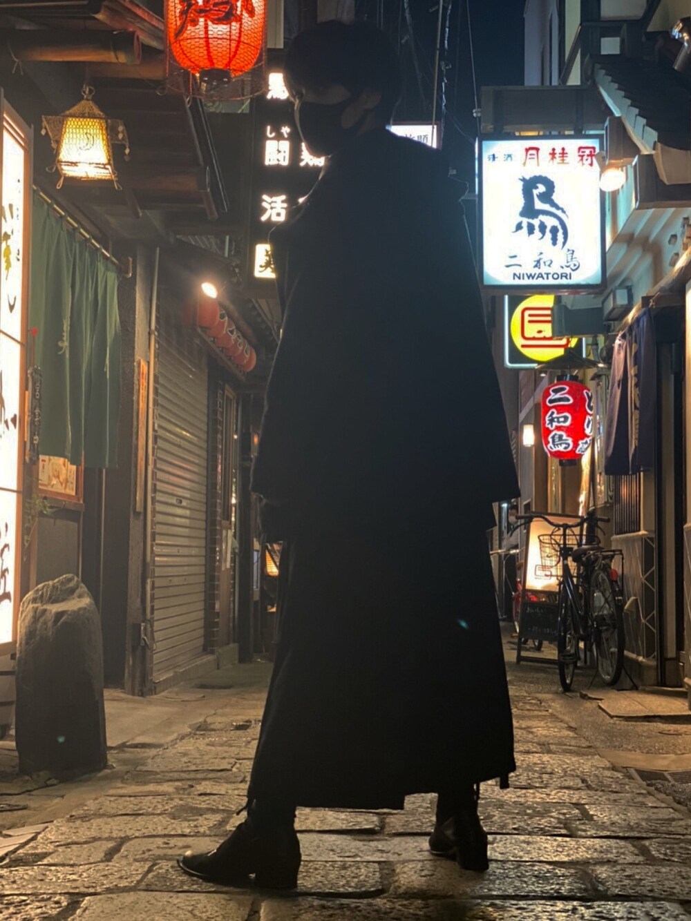 「kiryuyrikのアイテム（シューズ、ブラック系）」を使った、plzkillmeさん（メンズ・170cm）の秋コーディネートの1枚目の写真