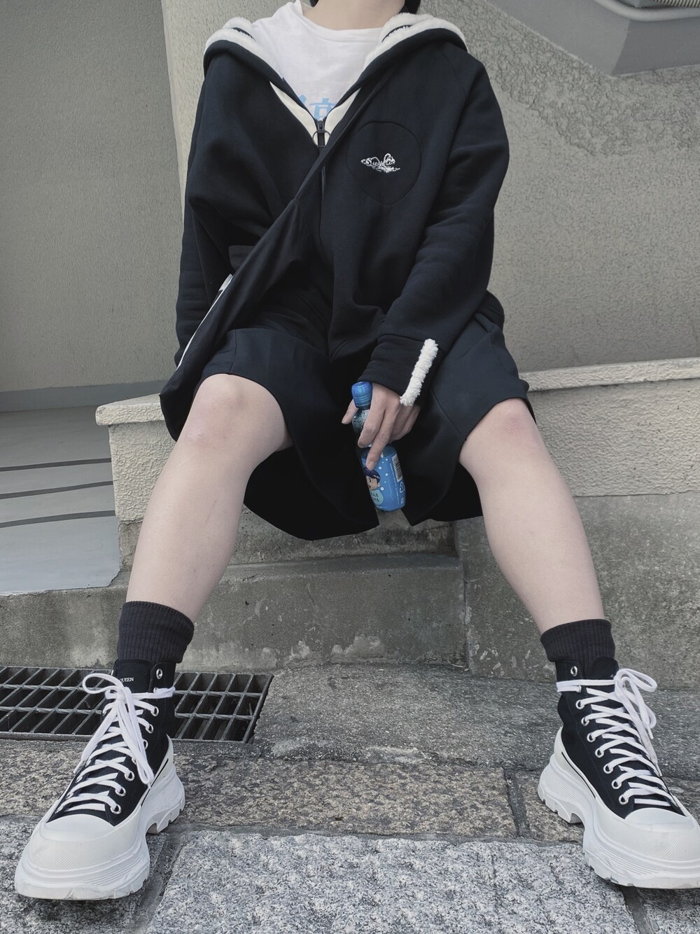 「BALMUNGのアイテム（ジャケット/アウター、ブラック系）」を使った、plzkillmeさん（メンズ・170cm）の春コーディネートの1枚目の写真