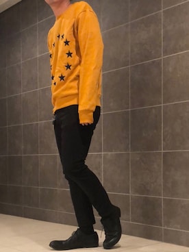 「マスタード」｜「アイテム（財布/小物）」を使った、きつね顔さん（メンズ・173cm）の秋コーディネート
