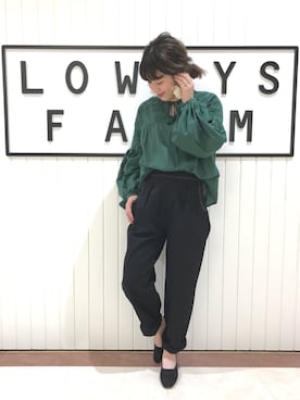 「アイテム（ヘアゴム、シルバー系）」を使った、LOWRYSFARM ゆめタウン出雲さん（レディース・156cm）の春コーディネート