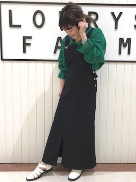「アイテム（ヘアゴム、シルバー系）」を使った、LOWRYSFARM ゆめタウン出雲さん（レディース・156cm）の春コーディネート