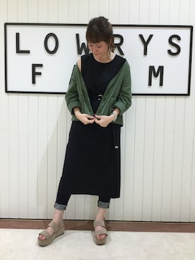 「KOMONO.（コモノ）のアイテム（アナログ腕時計）」を使った、LOWRYSFARM ゆめタウン出雲さん（レディース・158cm）の春コーディネート