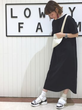 「KOMONO.（コモノ）のアイテム（アナログ腕時計）」を使った、LOWRYSFARM ゆめタウン出雲さん（レディース・160cm）の春コーディネート