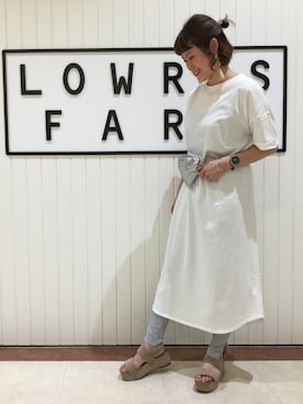 「KOMONO.（コモノ）のアイテム（アナログ腕時計）」を使った、LOWRYSFARM ゆめタウン出雲さん（レディース・158cm）の春コーディネート