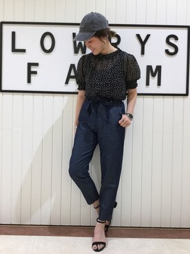 「KOMONO.（コモノ）のアイテム（アナログ腕時計）」を使った、LOWRYSFARM ゆめタウン出雲さん（レディース・158cm）の春コーディネート