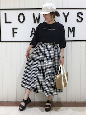「LOWRYS FARM（ローリーズファーム）のアイテム（かごバッグ）」を使った、LOWRYSFARM ゆめタウン出雲さん（レディース・155cm）の夏コーディネート