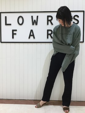 「KOMONO.（コモノ）のアイテム（アナログ腕時計）」を使った、LOWRYSFARM ゆめタウン出雲さん（レディース・158cm）の秋コーディネート