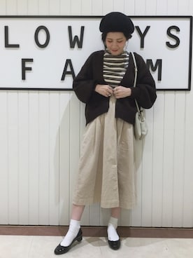 「LOWRYS FARM（ローリーズファーム）のホソコールＡラインスカート　806557（スカート）」を使った、LOWRYSFARM ゆめタウン出雲さん（レディース・155cm）の秋コーディネート