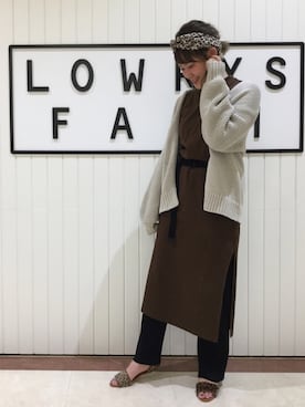 「KOMONO.（コモノ）のアイテム（アナログ腕時計）」を使った、LOWRYSFARM ゆめタウン出雲さん（レディース・158cm）の秋コーディネート