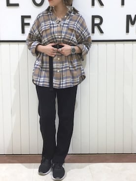 「KOMONO.（コモノ）のアイテム（アナログ腕時計）」を使った、LOWRYSFARM ゆめタウン出雲さん（レディース・158cm）の秋コーディネート