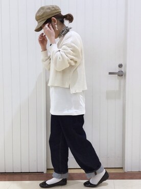 「LOWRYS FARM（ローリーズファーム）のCONEハイライズワイドデニム　800874（デニムパンツ）」を使った、LOWRYSFARM ゆめタウン出雲さん（レディース・155cm）の冬コーディネート