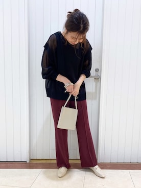 「LOWRYS FARM（ローリーズファーム）のカラーフレアパンツ  892044（その他パンツ）」を使った、LOWRYSFARM ゆめタウン出雲さん（レディース・165cm）の秋コーディネート