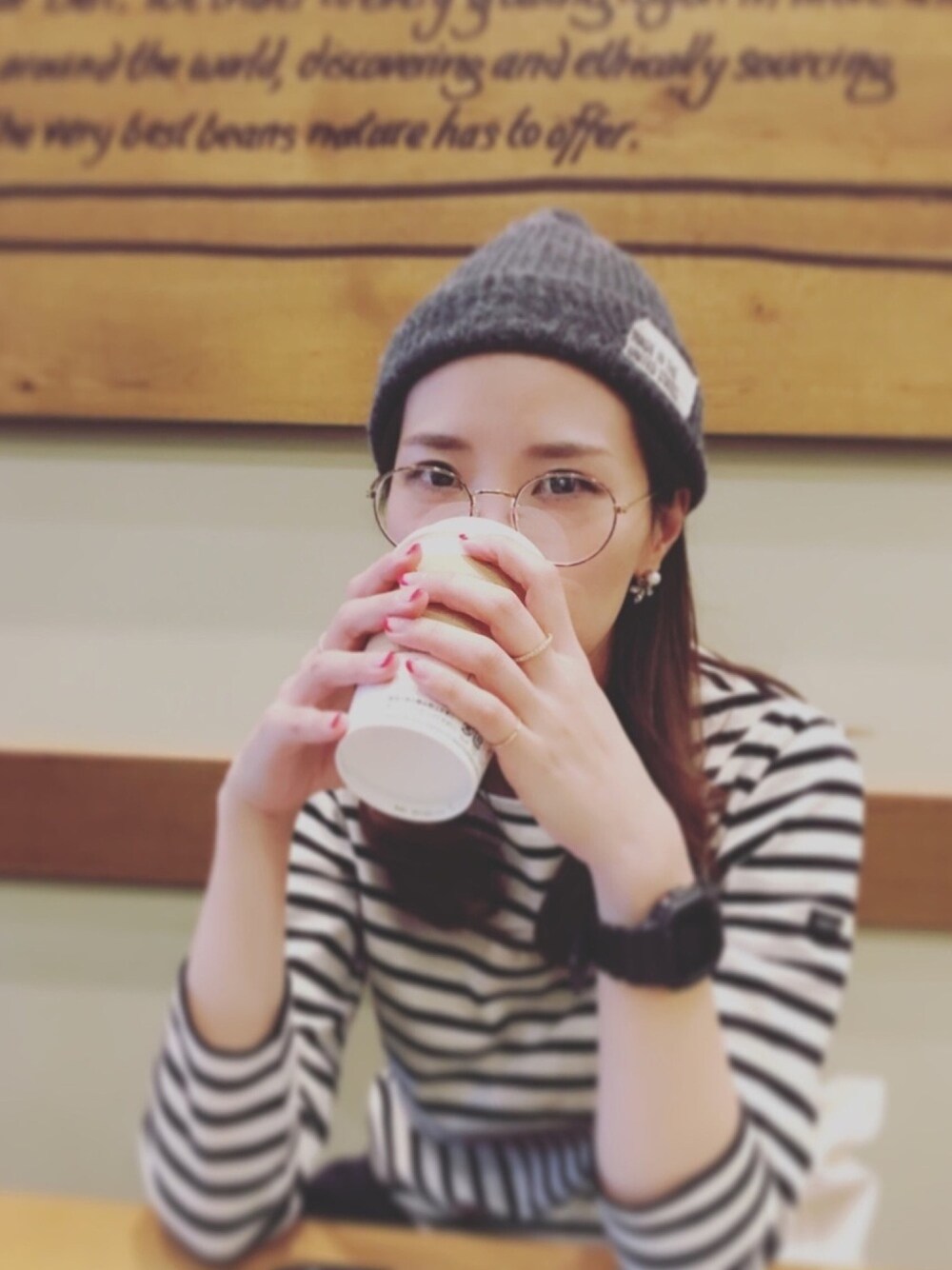 「SAINTJAMES、ボーダートップス、ダテメガネ、ニット帽、スタバ、G-SHOCK、ete、秋コーデ、クラシックメガネコーデ、メガネ女子」｜「eteのアイテム（リング、ゴールド系）」を使った、chiihiirooさん（レディース・162cm）の秋コーディネートの1枚目の写真