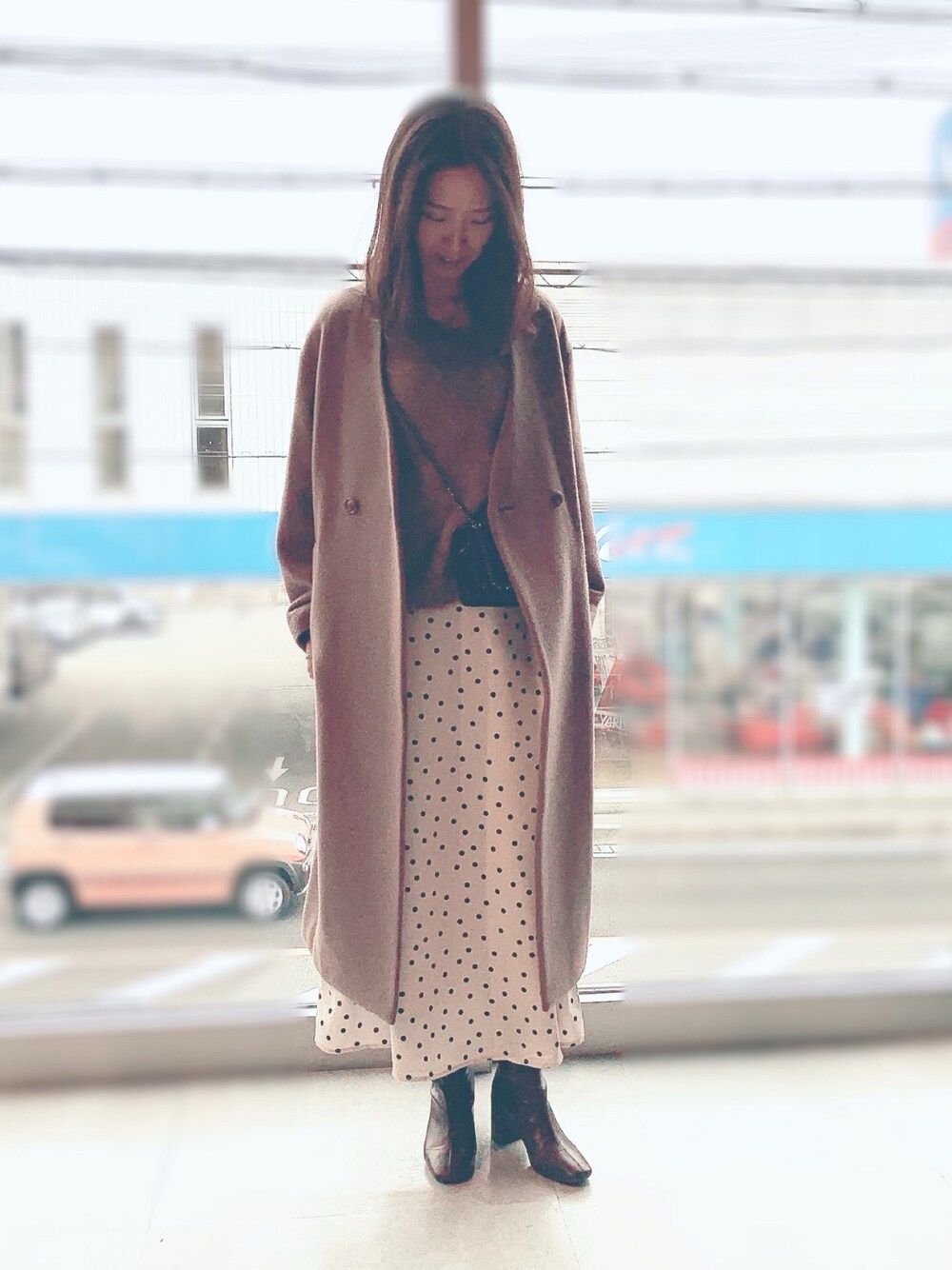 「冬アウター着回しチャレンジ、冬コーデ、オトナ女子、ブラウン、ドット柄、フレアスカート、ZARA、GU、ホワイトコーデ、ootd」｜「SLOBE IENAのSUPER100 Vネックオーバーコート◆（その他アウター、ブラウン系）」を使った、chiihiirooさん（レディース・162cm）の冬コーディネートの1枚目の写真