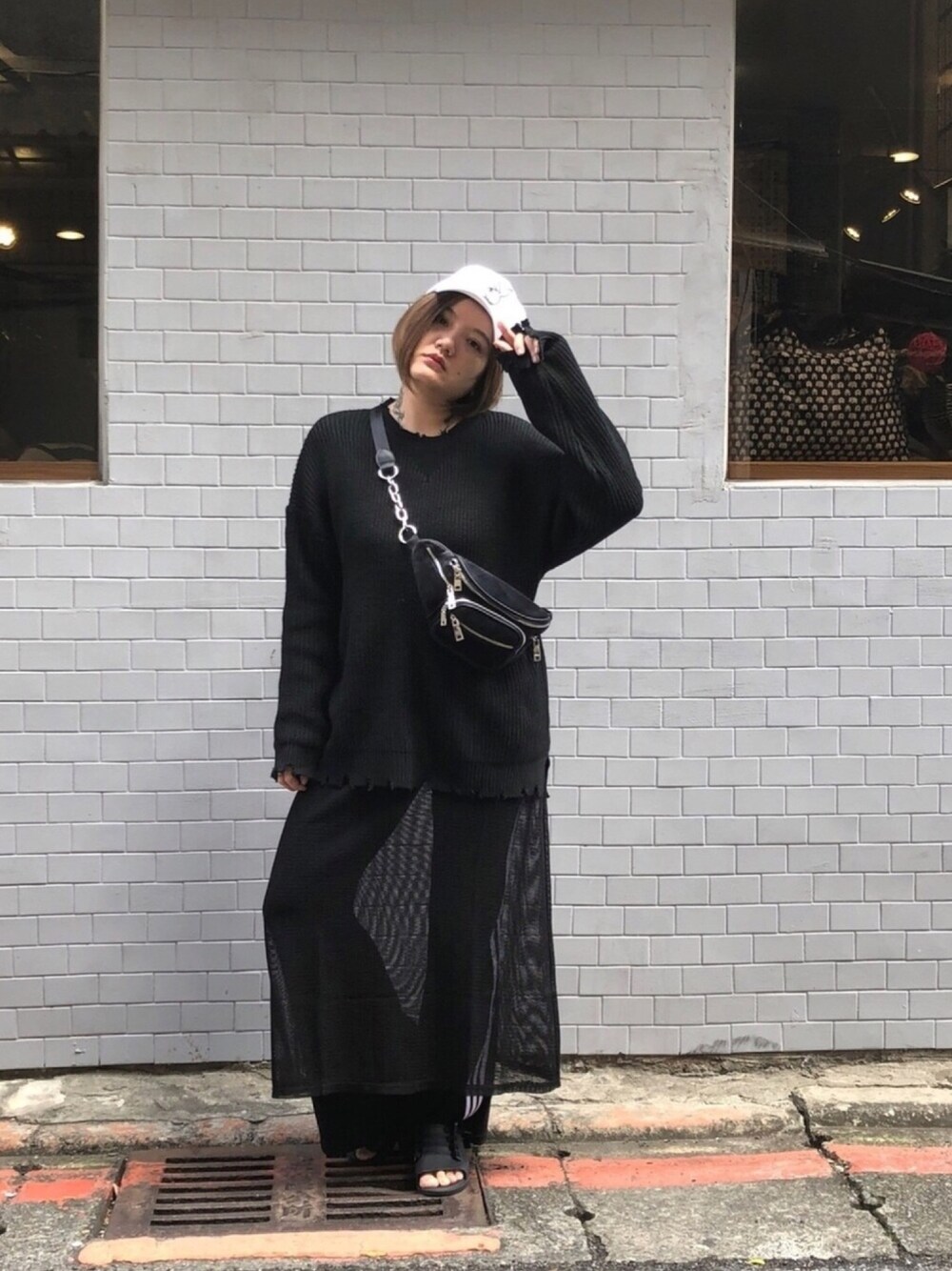 「girl、sporty、stylist、Bianca、stylistbianca、B&Z Studio」｜「PLAYBOYのアイテム（キャップ、ホワイト系）」を使った、Bianca Loさん（レディース・167cm）の冬コーディネートの1枚目の写真