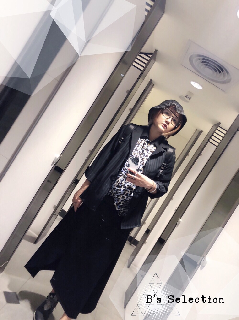 「stylist、fashion、street、streetstyle、fashionblogger、Bianca、stylistbianca」｜「BIANCAのアイテム（ジャケット/アウター、ブラック系）」を使った、Bianca Loさん（レディース・167cm）の春コーディネートの1枚目の写真