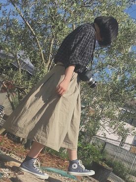 「B.L.U.E（ビーエルユーイー）のアイテム（スカート）」を使った、AMIさん（レディース・159cm）の春コーディネート