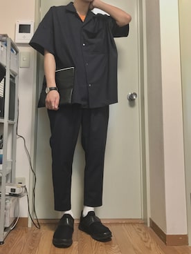 「BASISBROEK（バシスブルック）のアイテム（スラックス）」を使った、フジさん（メンズ・177cm）の春コーディネート