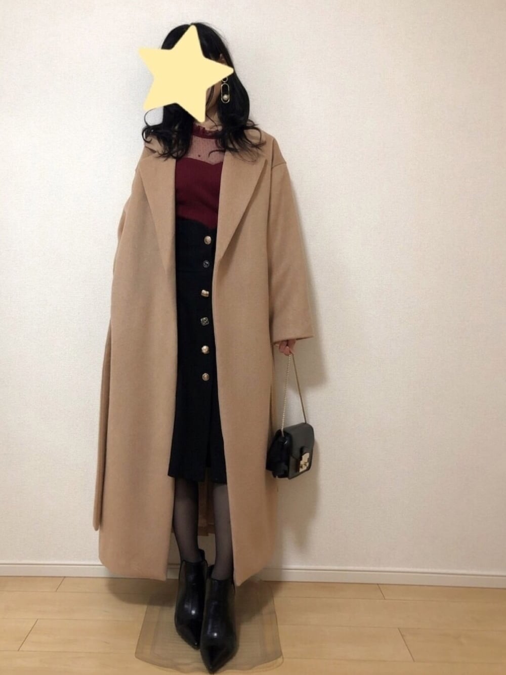 「outfit、ootd、ガウンコート、ロングコート、ショートブーツ、チェーンバッグ、大人カジュアル、クリスマスコーデ、冬コーデ、2018マイベストコーデ」｜「SLYのF/PEARL METAL P/ EARRING（ピアス（両耳用）、ゴールド系）」を使った、nanamiさん（レディース・156cm）の冬コーディネートの1枚目の写真