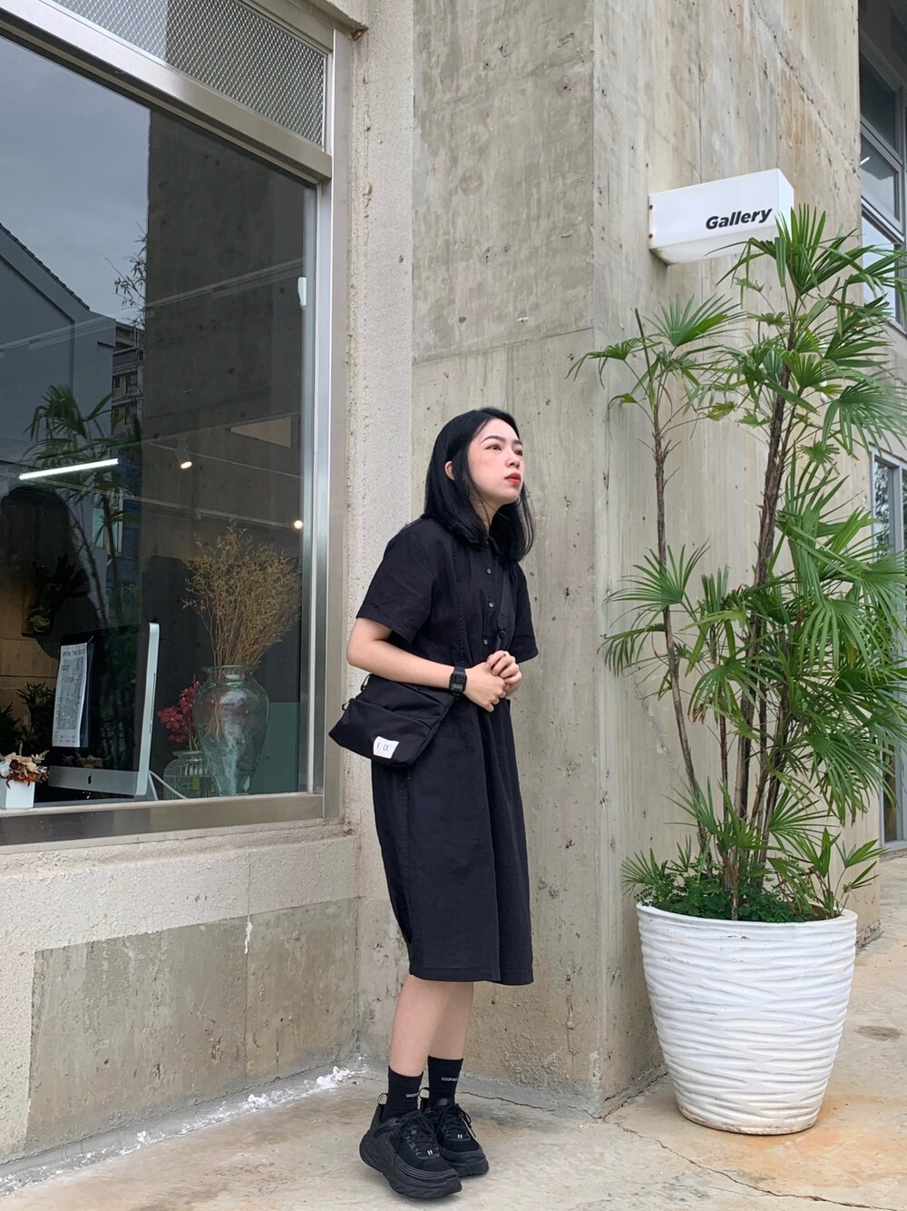 「ootd、休閒、洋裝」｜「F/CE. のアイテム（ショルダーバッグ、ブラック系）」を使った、JNさん（レディース・157cm）の秋コーディネートの1枚目の写真