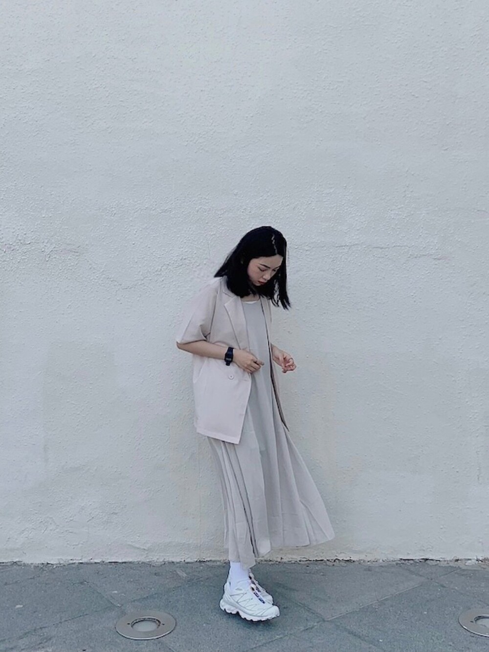 「ootd、夏日穿搭、洋裝、SALOMON、salomonxt6」｜「Dollyのアイテム（スカート、シルバー系）」を使った、JNさん（レディース・157cm）の春コーディネートの1枚目の写真