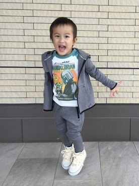「babygap」｜「アイテム（スウェットパンツ）」を使った、GAP Kids＆Babyさん（キッズ・95cm）の秋コーディネート