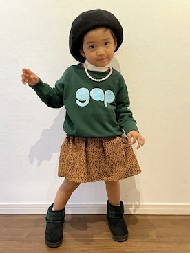 「babygap」｜「アイテム（スウェット）」を使った、GAP Kids＆Babyさん（キッズ・96cm）の秋コーディネート