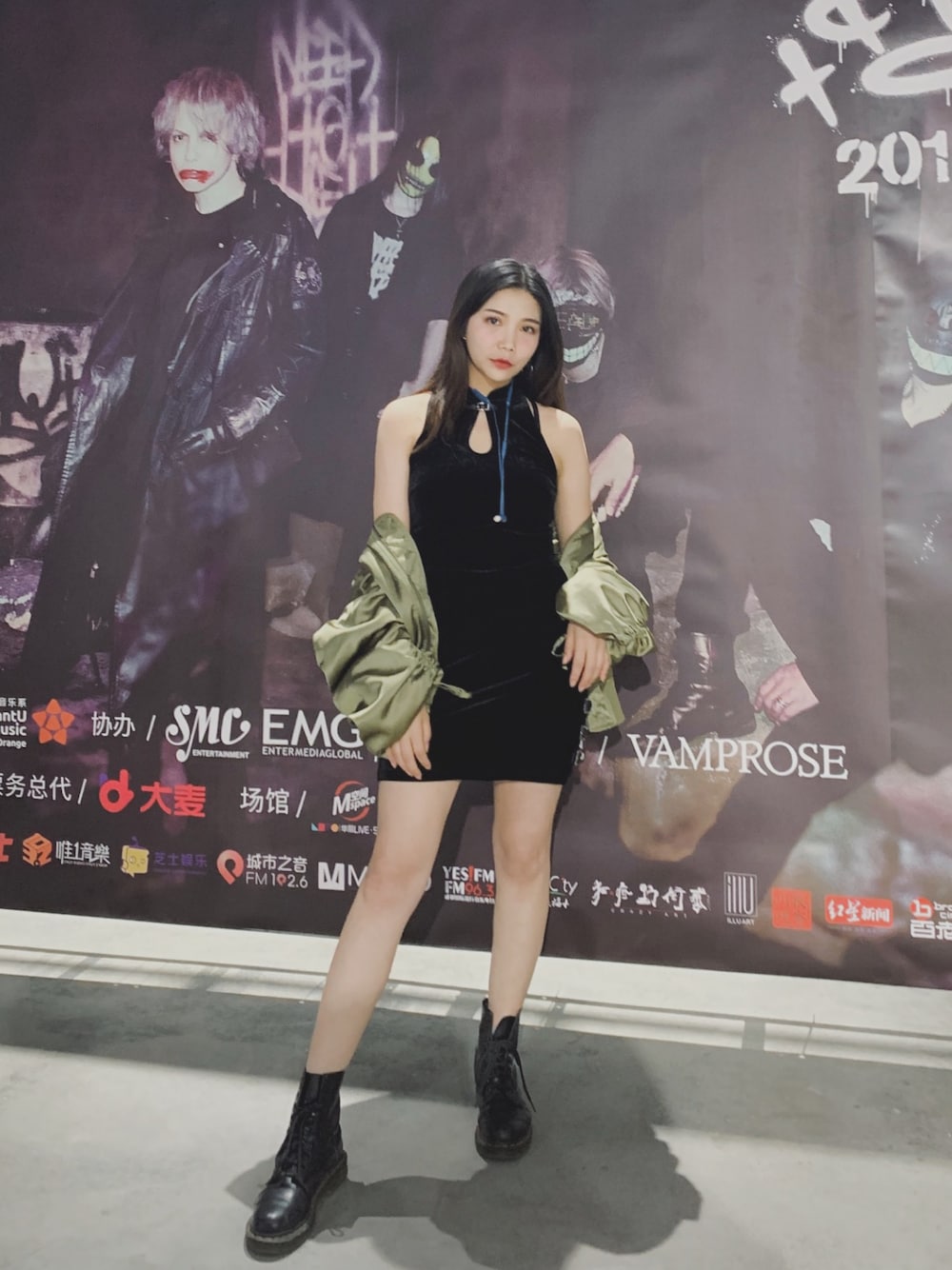 「hyde、black」｜「MOUSSYのアイテム（ライダースジャケット、グリーン系）」を使った、陶陶さん（レディース・165cm）の春コーディネートの1枚目の写真