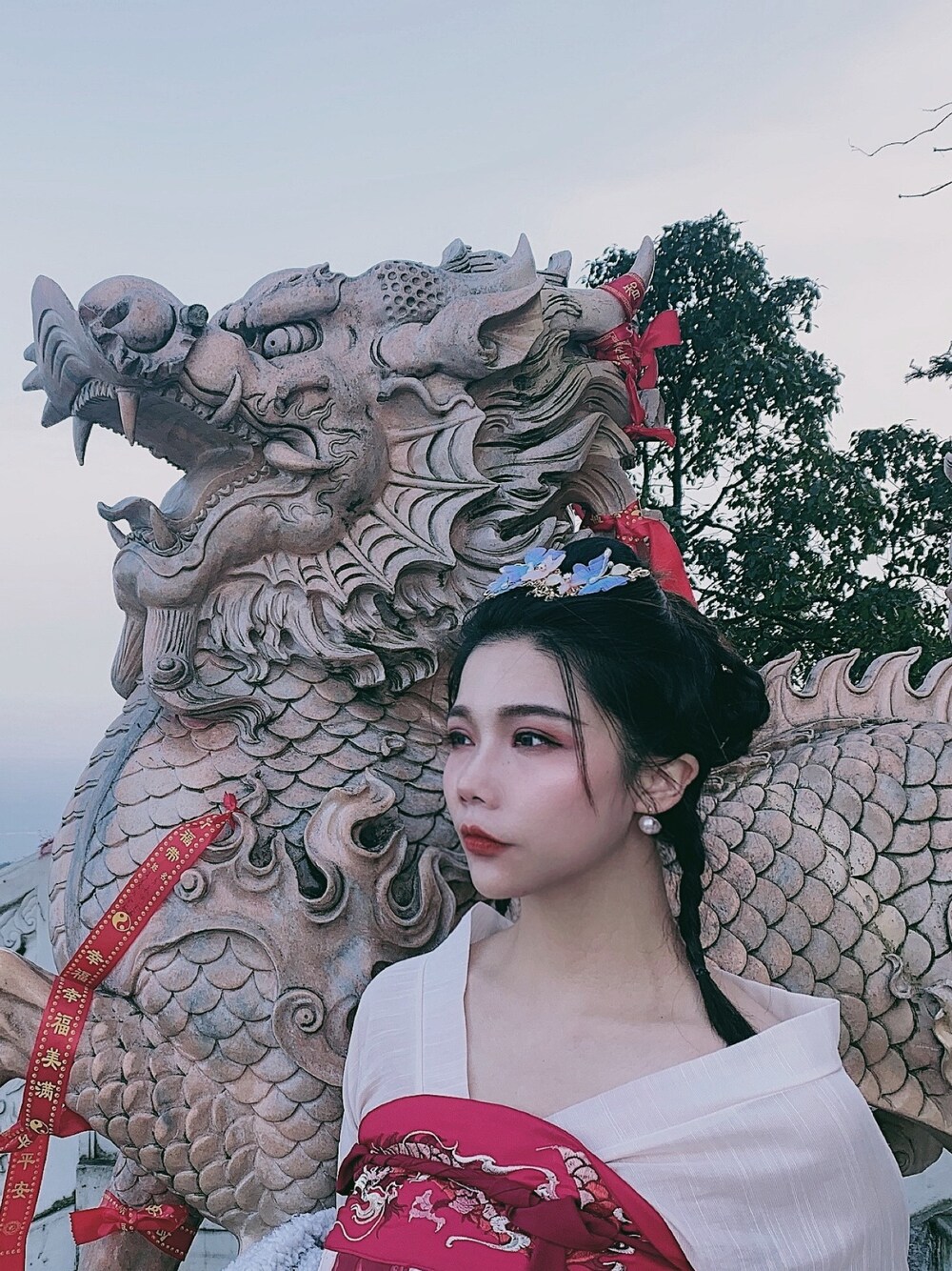 「汉服、爬山」｜「汉服のアイテム（ワンピース/ドレス、レッド系）」を使った、陶陶さん（レディース・165cm）の春コーディネートの1枚目の写真