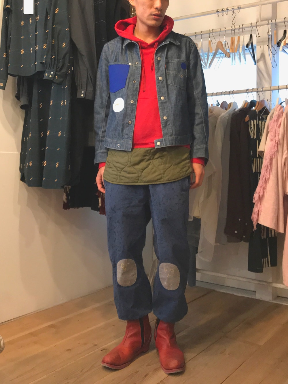 「proto (egg) product projectのアイテム（その他パンツ、ブルー系）」を使った、itocaciさん（メンズ・175cm）の秋コーディネートの1枚目の写真