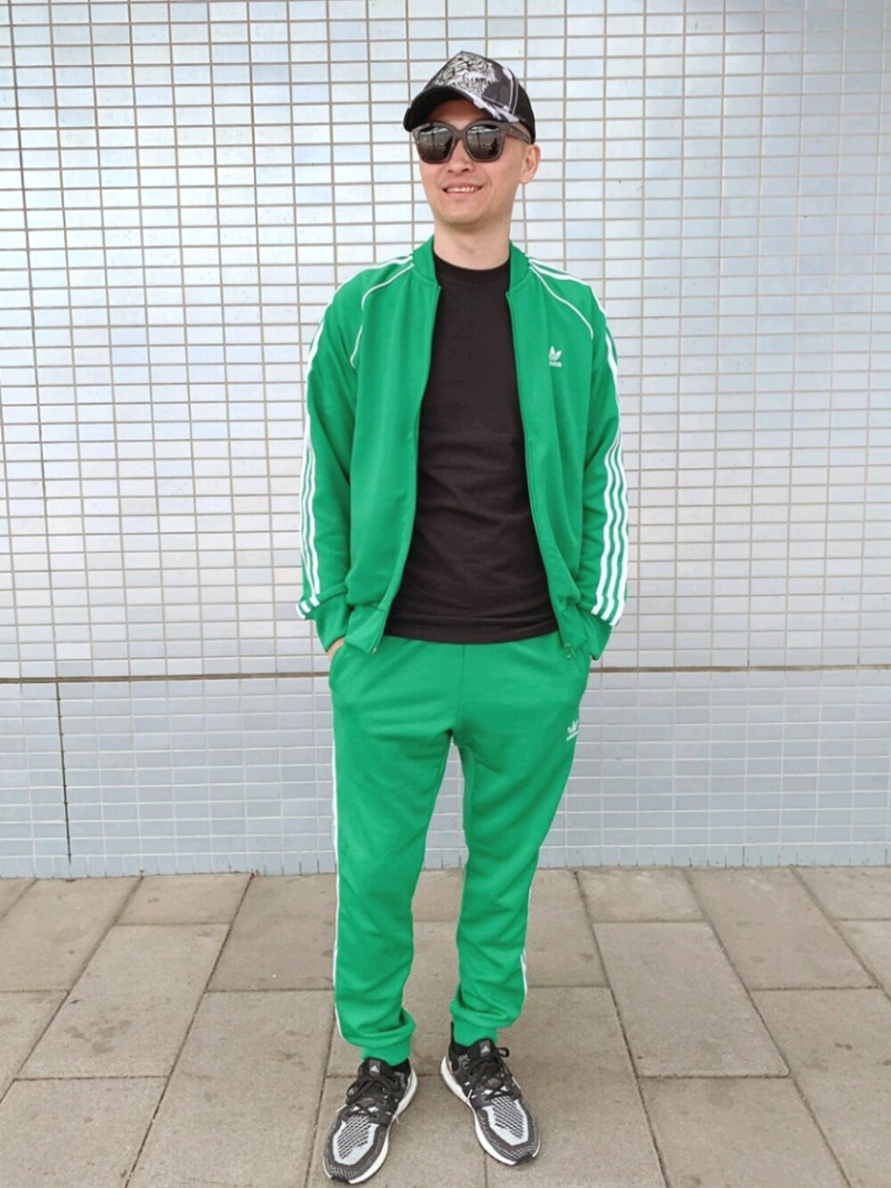 adidasのスタジャン（グリーン系）を使った人気ファッション