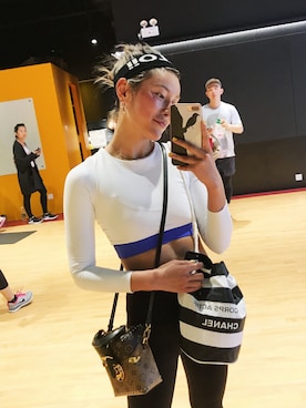 「chanel」｜「アイテム（ジャージ）」を使った、Alyssa Jiang 江美芸さん（レディース・165cm）の春コーディネート