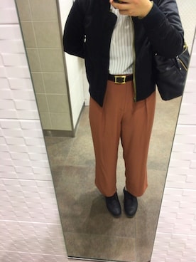 「earth music&ecology（アースミュージックアンドエコロジー）のアイテム（MA-1）」を使った、りなさん（レディース・155cm）の春コーディネート