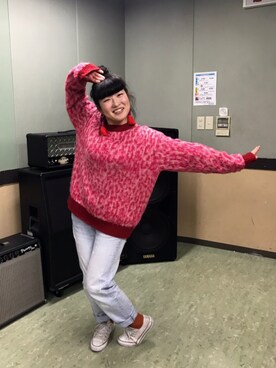 「アイテム（アクセサリー、レッド系）」を使った、ユーカさん（レディース・157cm）の冬コーディネート