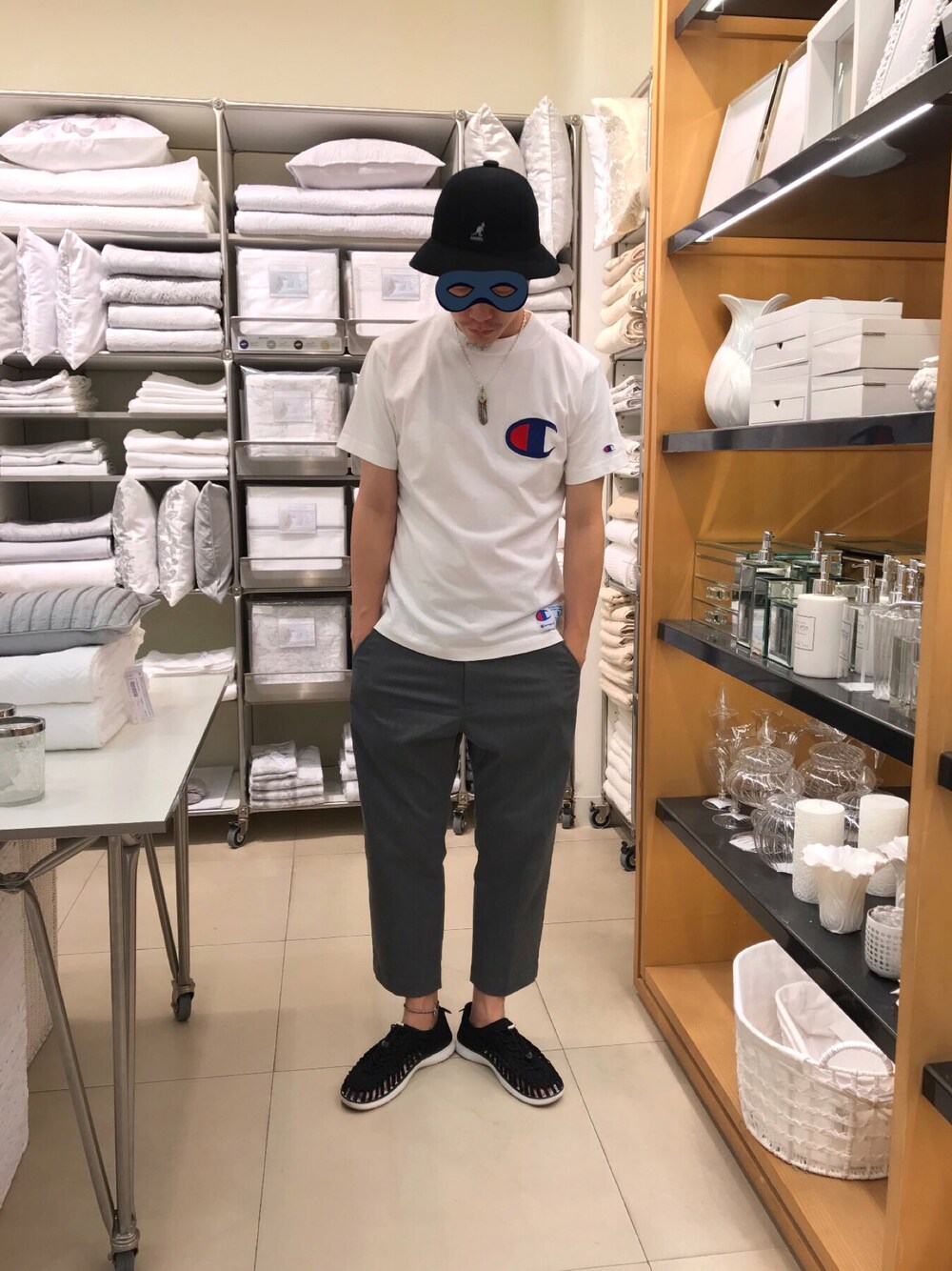 「Champion、journal standard」｜「Championの【Champion/チャンピオン】アクションスタイル ビッグロゴ Tシャツ（Tシャツ/カットソー、ホワイト系）」を使った、张先生さん（メンズ・179cm）の夏コーディネートの1枚目の写真