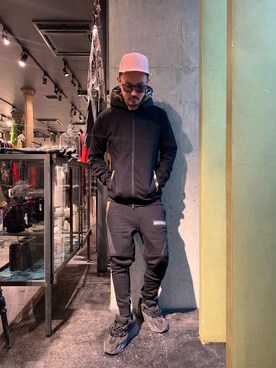 「AKM（エイケイエム）のアイテム（パンツ）」を使った、Shuto Shimanakaさん（メンズ・181cm）の秋コーディネート