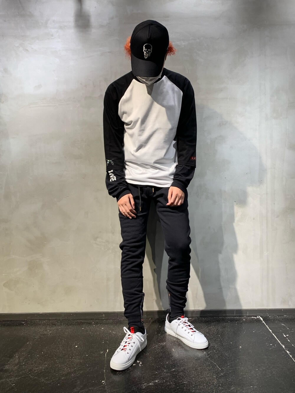 「ROYAL FLASH、スニーカー、ジャージ、ラグランTシャツ、お洒落さんとつながりたい」｜「Lucien Pellat-Finetの【別注】lucien pellat-finet/ルシアン ペラフィネ/ SKULL Tongue CAP（キャップ、ホワイト系）」を使った、Shuto Shimanakaさん（メンズ・181cm）の夏コーディネートの1枚目の写真