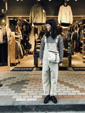 「MANASTASH（マナスタッシュ）のアイテム（サロペット/オーバーオール）」を使った、YOSHIHARUさん（レディース・168cm）の冬コーディネート