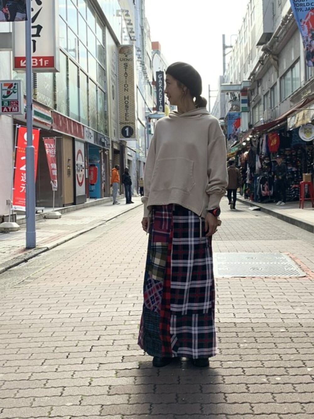 「カジュアル、アメカジ、レインブーツ、パーカー、BEAVER、MANASTASH、リメイク、NEEDLES、blundstone、秋コーデ」｜「MANASTASHのMANASTASH/マナスタッシュ　VENT HOODIE ヴェントフーディー スウェットパーカー（パーカー、ベージュ系）」を使った、YOSHIHARUさん（レディース・168cm）の秋コーディネートの1枚目の写真