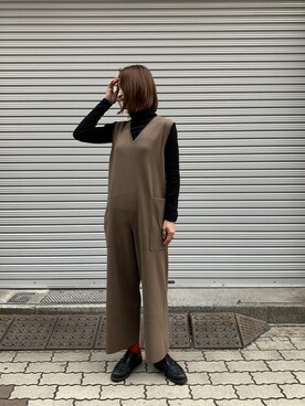 「MANASTASH（マナスタッシュ）のアイテム（オールインワン・サロペット）」を使った、YOSHIHARUさん（レディース・168cm）の冬コーディネート
