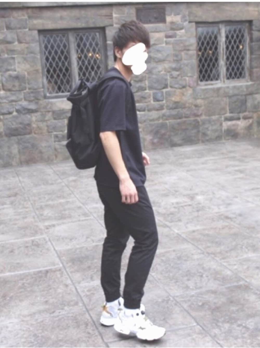 「BEAMS、reebok、ポンプフューリー、MONKEY TIME、green label relaxing、NIXON、PORTER、ユニバーサルスタジオジャパン」｜「green label relaxingのKC HI/PONTE REG C/N S/S Tシャツ◆（Tシャツ/カットソー、ブラック系）」を使った、こてつねりさん（メンズ・180cm）の秋コーディネートの1枚目の写真
