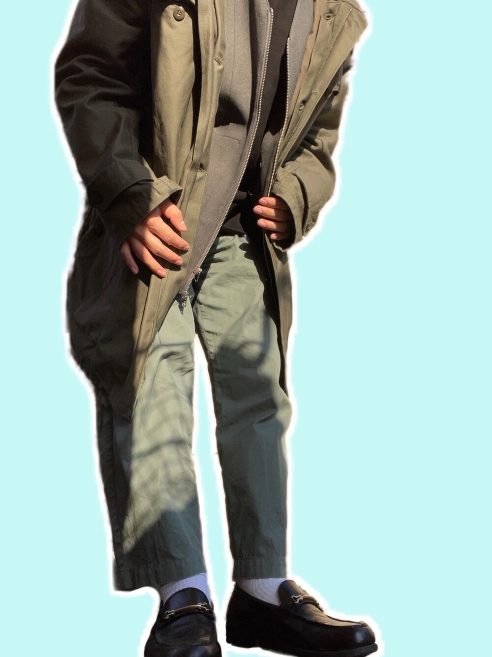 「シンプル、おしゃれさんと繋がりたい、春服、ワントーンコーデ、ミリタリー、いいね、save、フォローお願いします🤑、いいね返し、相互フォロー、アメカジ」｜「Silver and Goldのアイテム（ベスト、グレー系）」を使った、たすさん（メンズ・172cm）の春コーディネートの1枚目の写真