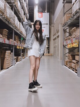 「H&M（エイチ・アンド・エム）のアイテム（タンクトップ、ホワイト系）」を使った、JUDY-YYQさん（レディース・165cm）の秋コーディネート