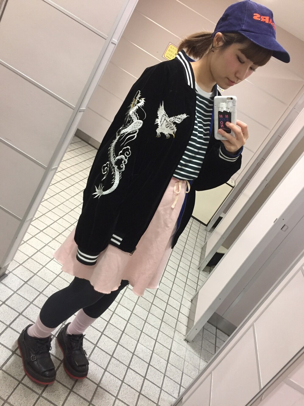 「スカジャン、古着、used、キャップ、ボーダー、スカート、Ralph Lauren、Tokyo bopper、大人カジュアル、ベロア」｜「instagram🏃🏃のアイテム（その他、その他）」を使った、m o e○▲□さん（レディース・161cm）の春コーディネートの1枚目の写真