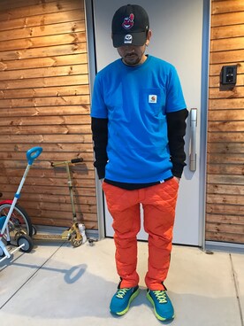 「AWAKE NY（アウェイクニューヨーク）のアイテム（Tシャツ/カットソー、ブルー系）」を使った、ハヤさん（メンズ・172cm）の冬コーディネート