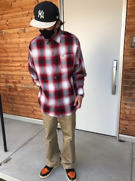 「Cal Top（キャルトップ）のアイテム（シャツ/ブラウス、レッド系）」を使った、ハヤさん（メンズ・172cm）の秋コーディネート